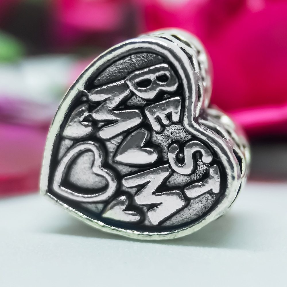 Back in Stock/“Best Mom” Charm/Pandora Compatible